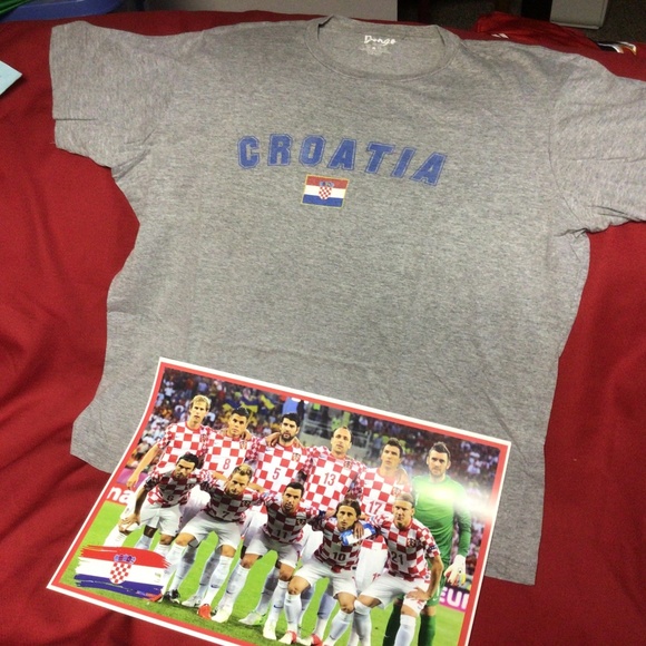 Croatia tshirt and 2022 World Cup poster - Picture 1 of 2